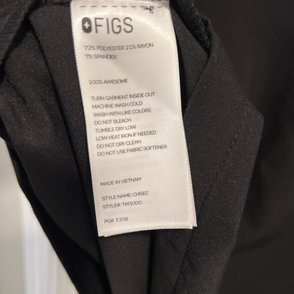 FIGS Technical Collection Scrub Top Chisec NWT - Picture 8 of 8